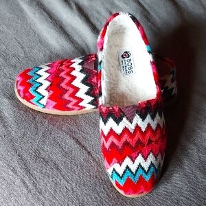 Skechers Bobs Red and White Fleece Lined Zigzag Shoes 7.5